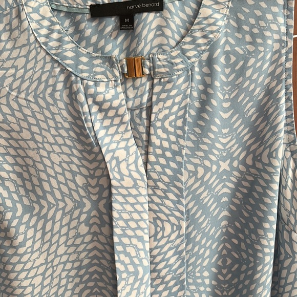 Harve Benard powder blue sleeveless tunic, size medium. - Picture 2 of 5